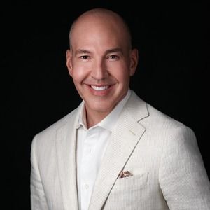 Meet your Posher, Eric